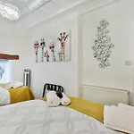 Otel Finest Retreats - Bumblebee Pickering