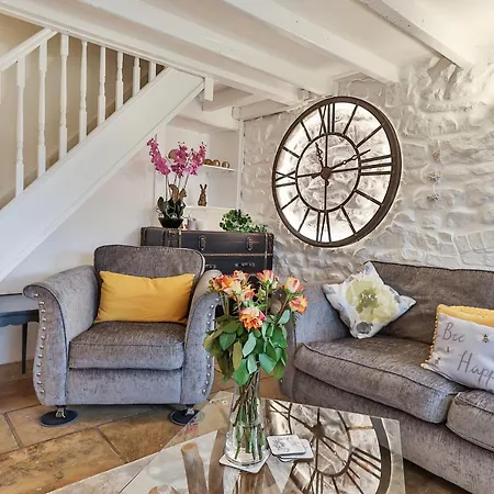 Finest Retreats - Bumblebee * Pickering