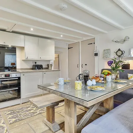 Finest Retreats - Bumblebee Hotell *