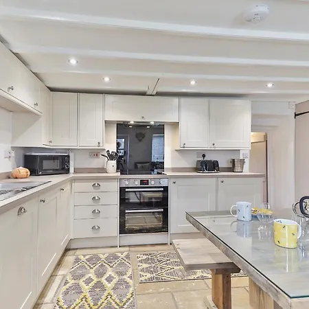 Finest Retreats - Bumblebee Hotell *