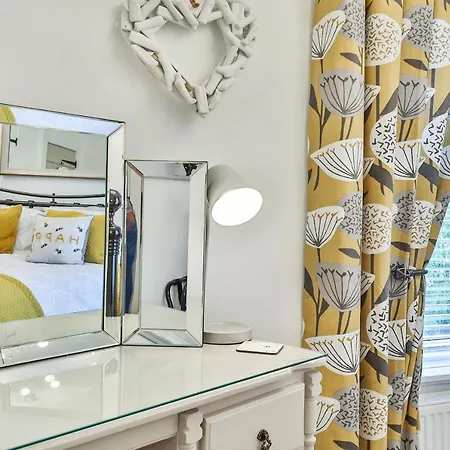 Finest Retreats - Bumblebee Hotell Pickering