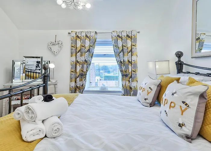 Finest Retreats - Bumblebee Hotel